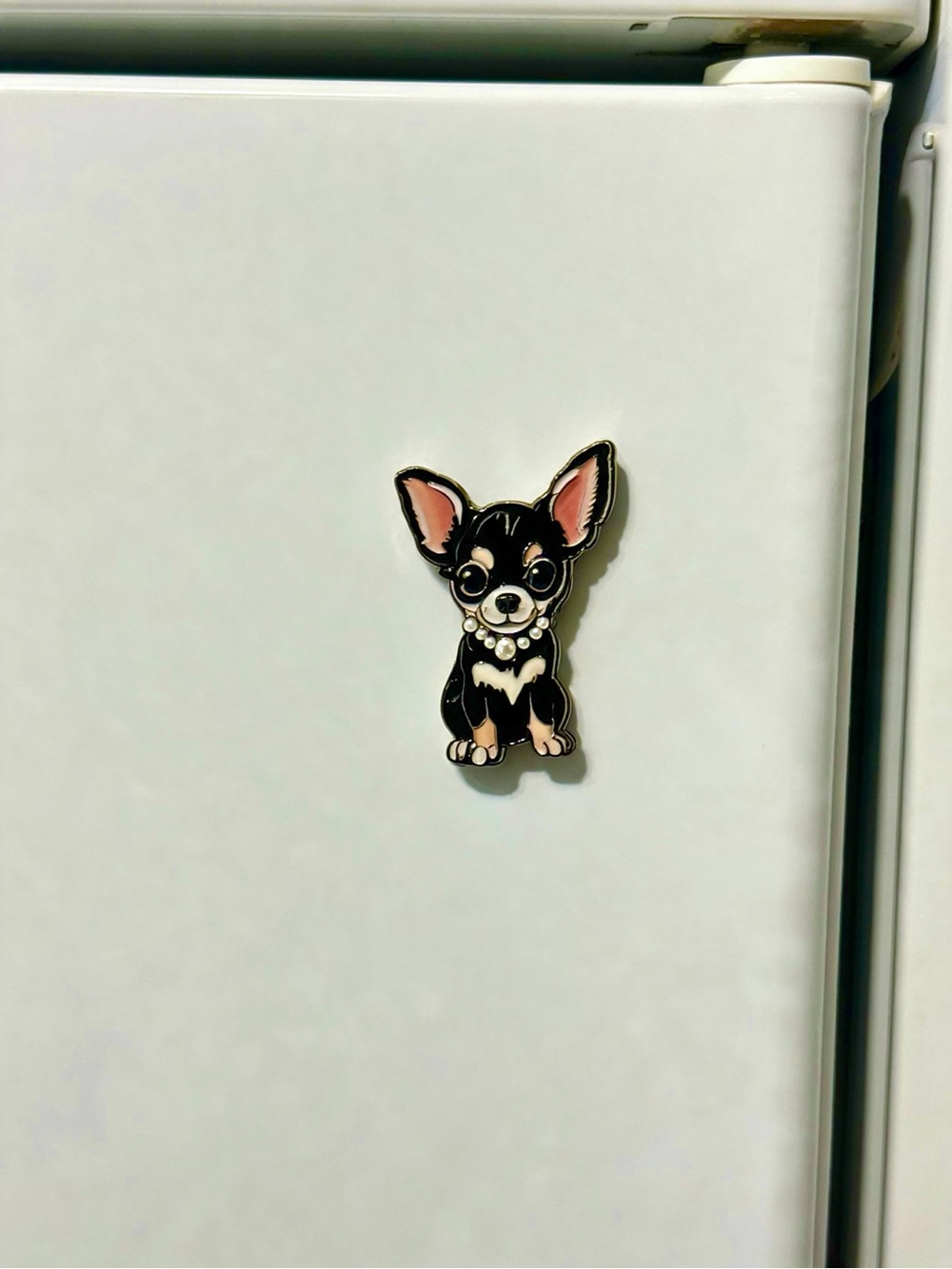 Tiny Glam Chihuahua Refrigerator Magnet with Hand Embellished Crystal Neckace - Picture 3 of 5